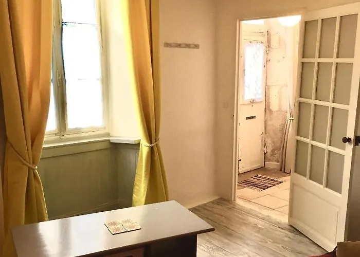 Lapartment Du Perigord * Javerlhac-et-la-Chapelle-Saint-Robert